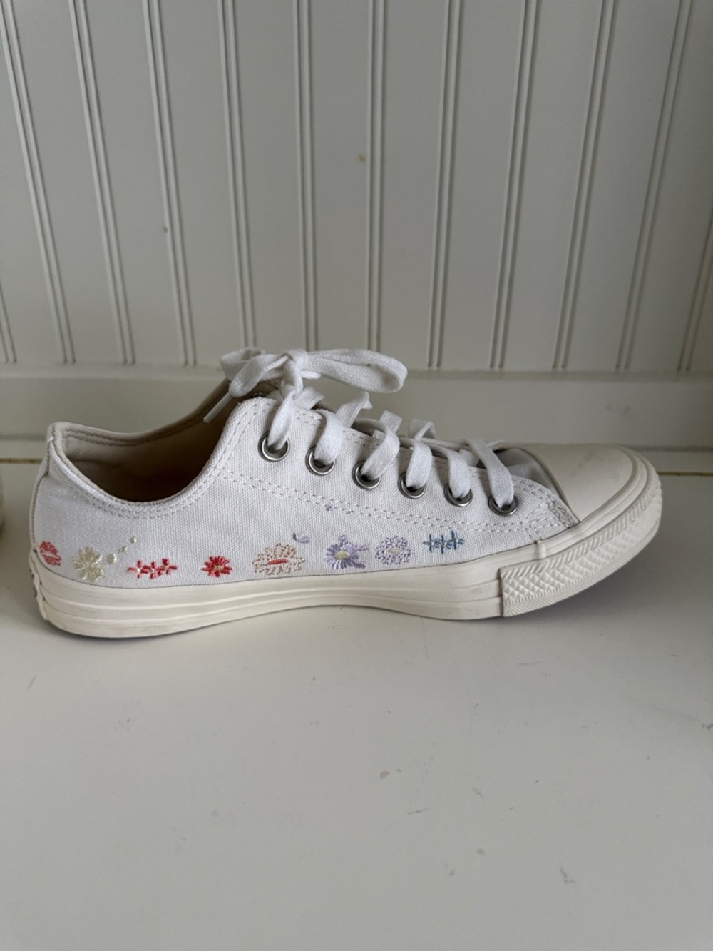 Converse Wmns Chuck Taylor All Star Low 'Embroidered Floral - Egret' - Picture 3 of 7